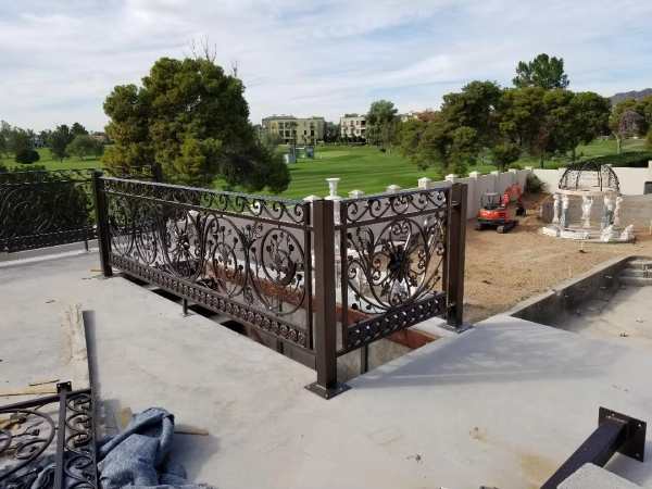 Pagar Besi dengan Finishing Poles - contoh pagar rumah minimalis