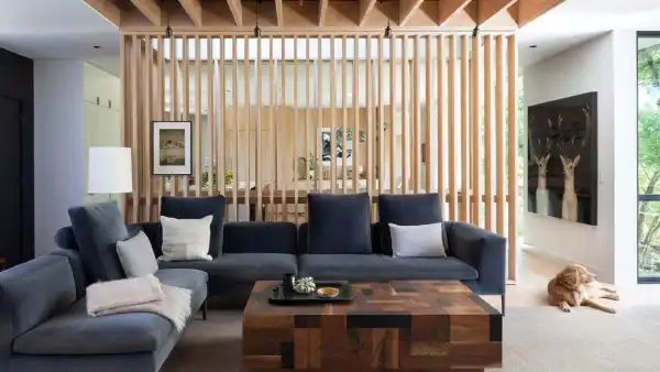 Sekat Rumah Minimalis dari Kayu_ Pilihan Fungsional dan Estetis